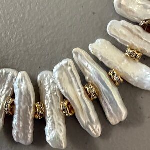 Elegant Biwi Pearl and Gold Necklace